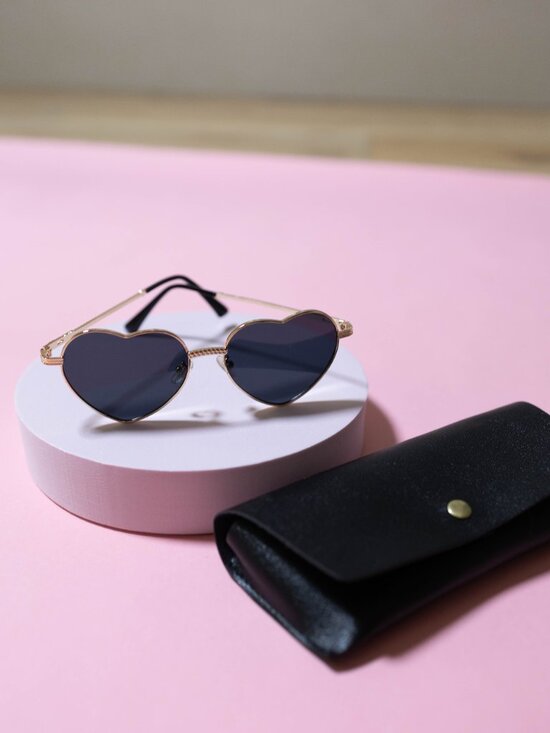 Gold Heart Sunglasses main image 4